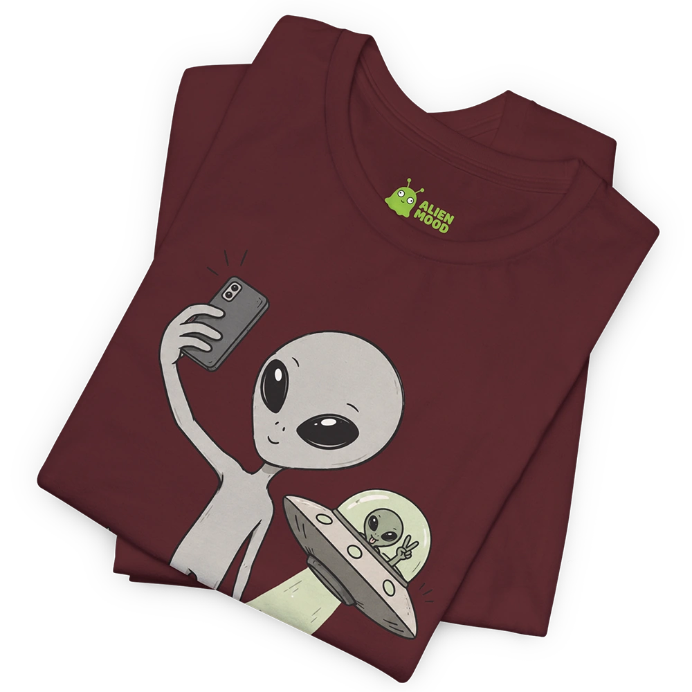 Alien Selfie T-shirt