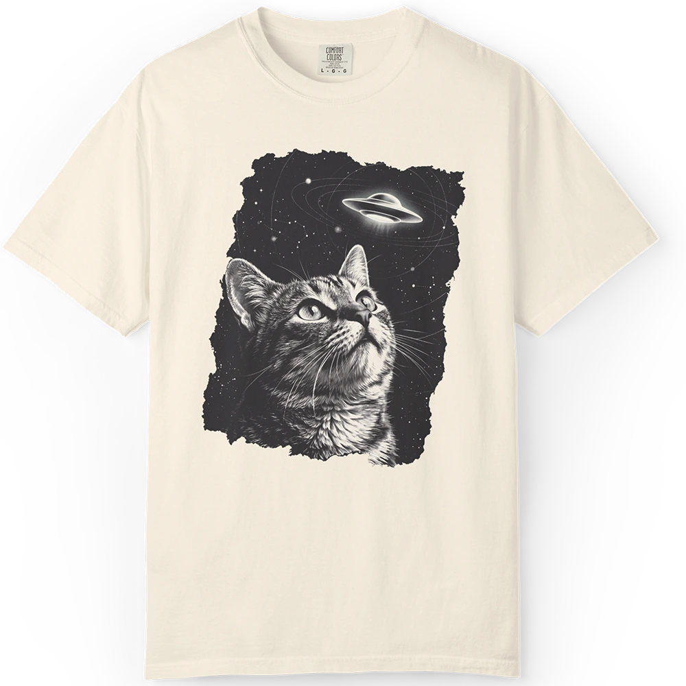 The Cat Saw Everything Alien T-shirt
