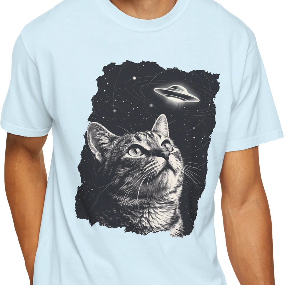 The Cat Saw Everything Alien T-shirt