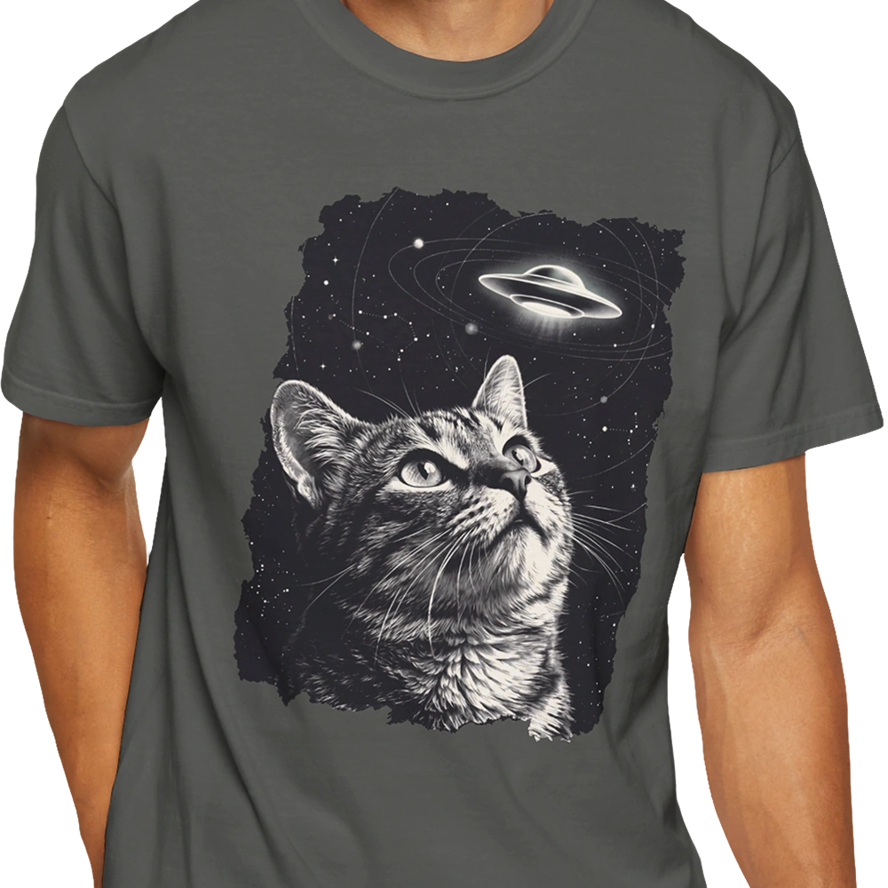 The Cat Saw Everything Alien T-shirt